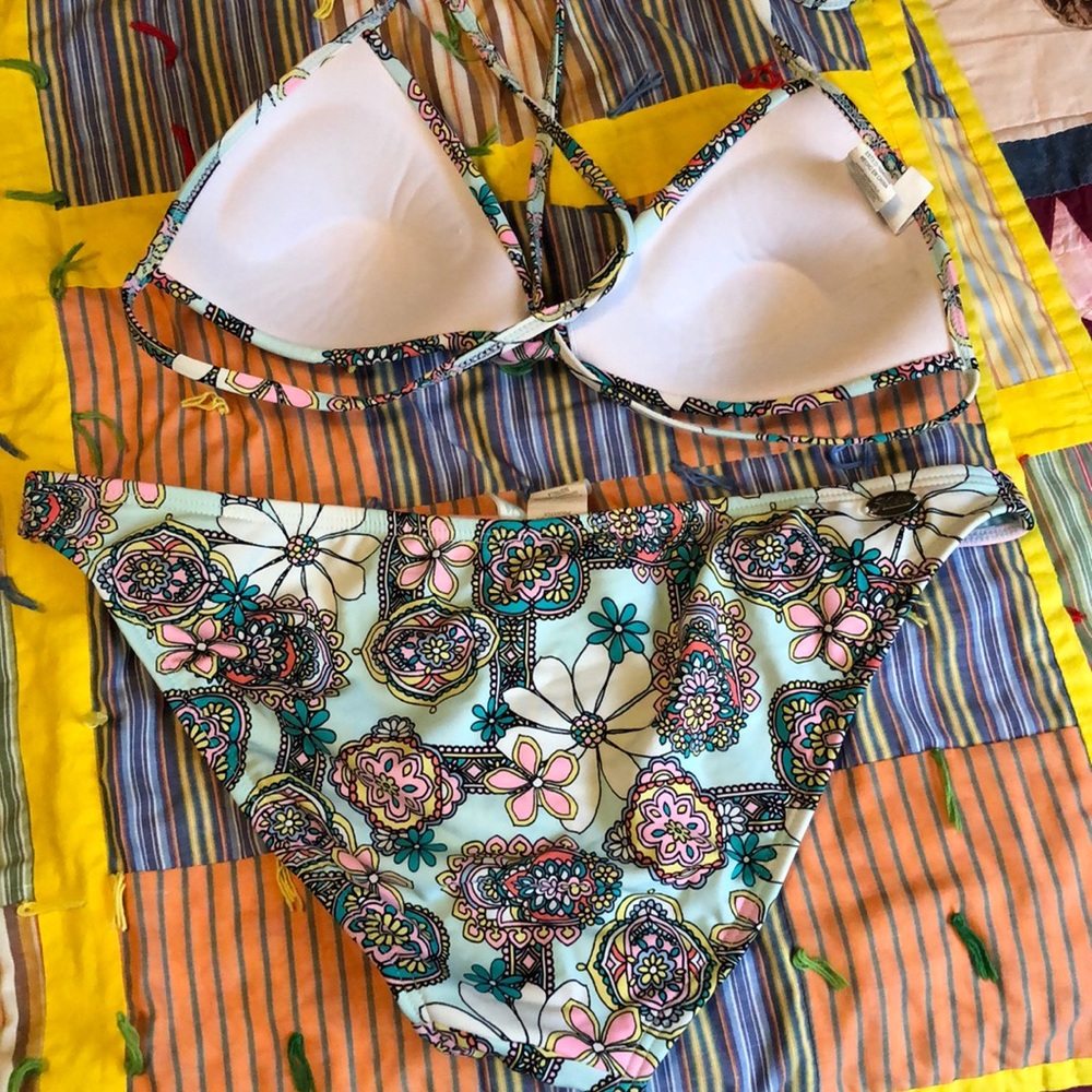 Bathing suit - Picture 2 of 5